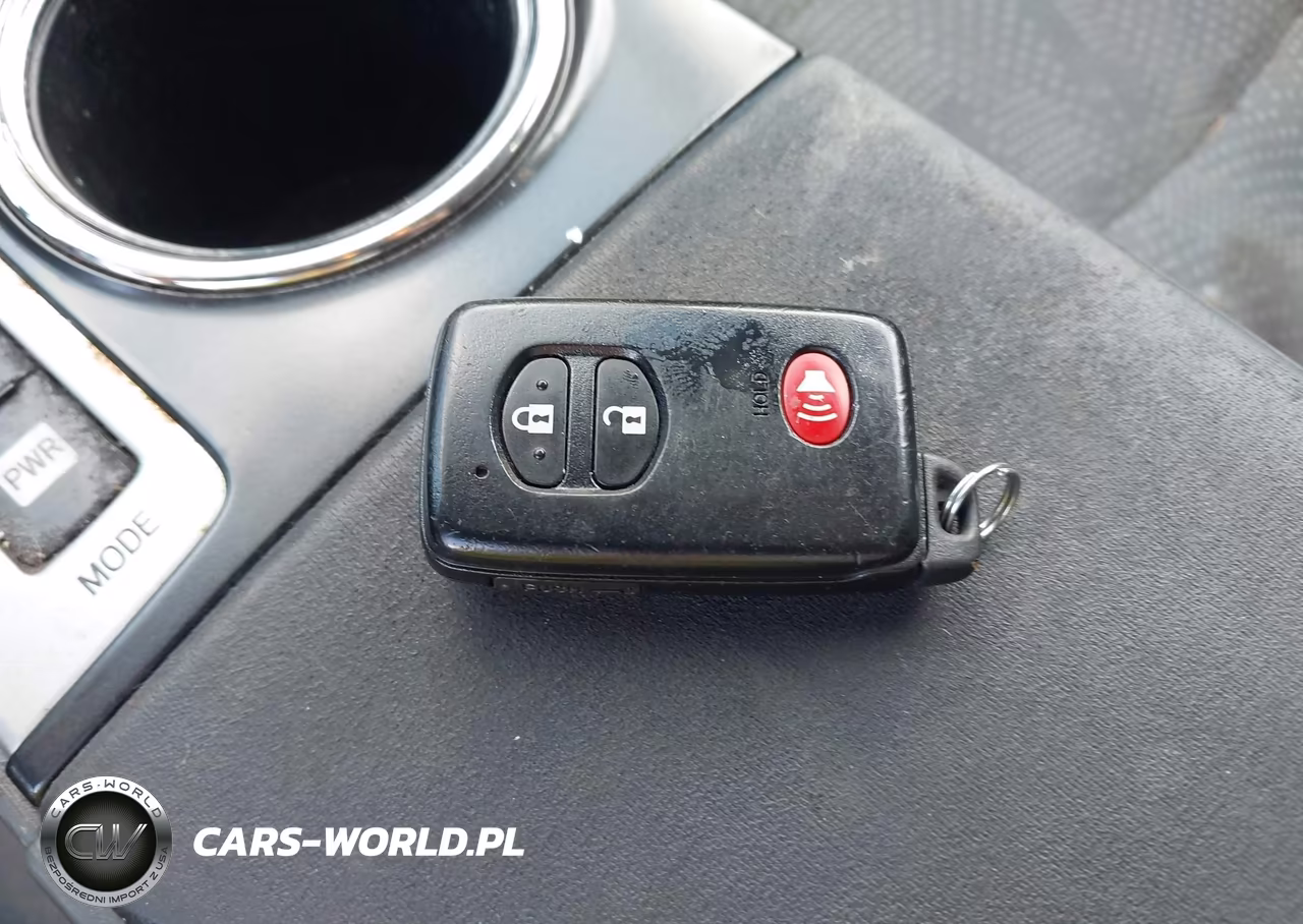2013 Toyota Prius V Two VIN:JTDZN3EU7D3188879 - 11