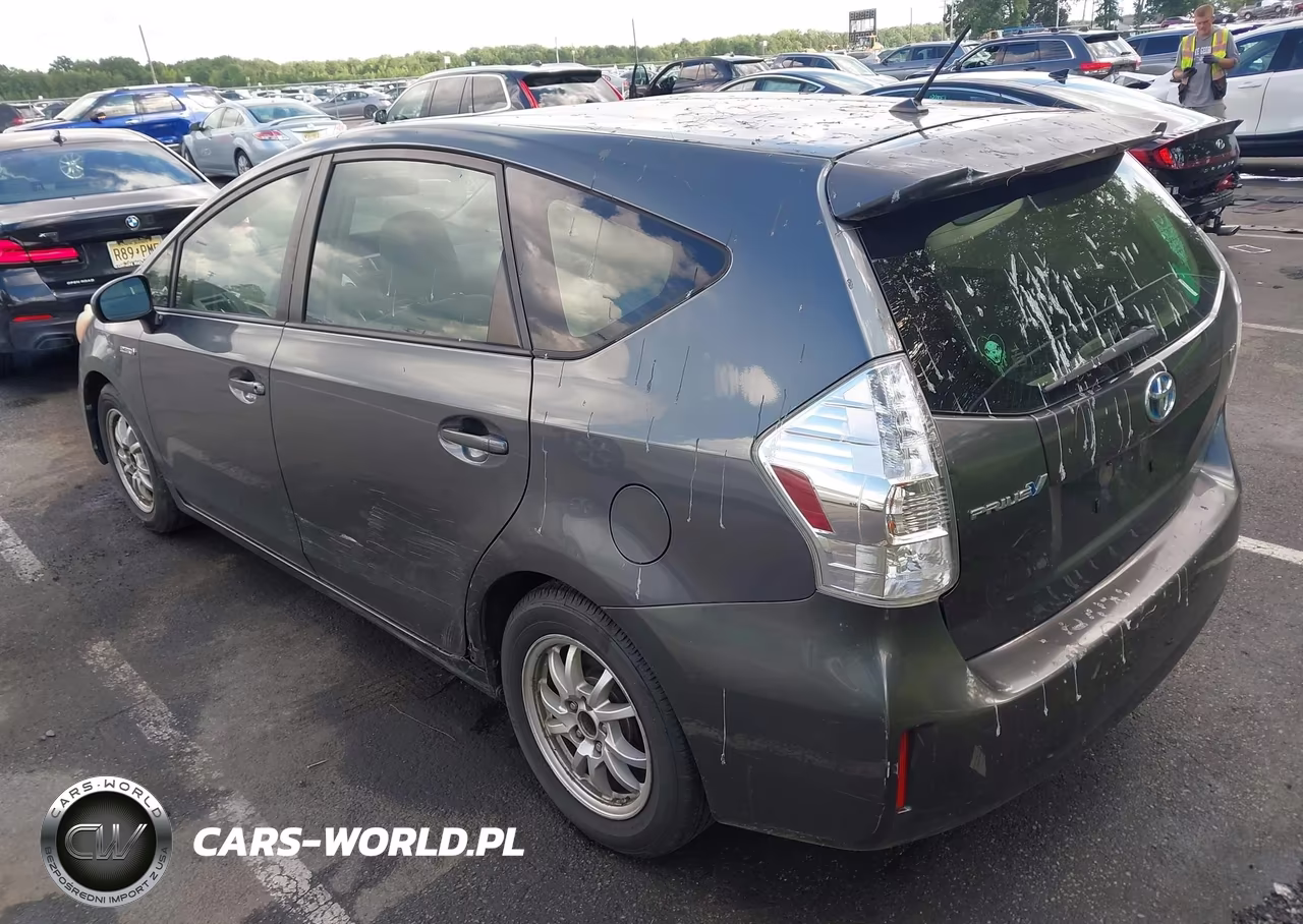 2013 Toyota Prius V Two VIN:JTDZN3EU7D3188879 - 3