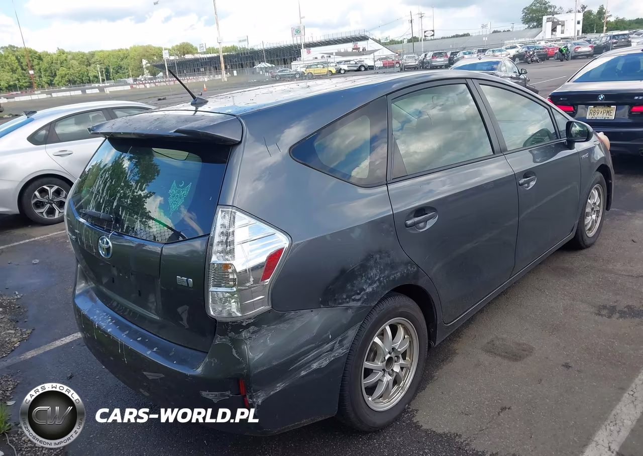 2013 Toyota Prius V Two VIN:JTDZN3EU7D3188879 - 4