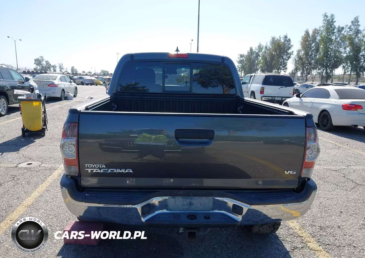 2015 Toyota Tacoma Base V6 VIN:5TFLU4ENXFX140425 - 16