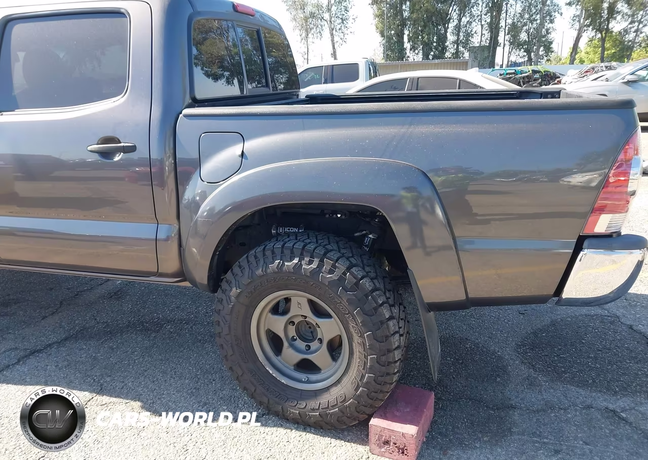 2015 Toyota Tacoma Base V6 VIN:5TFLU4ENXFX140425 - 19