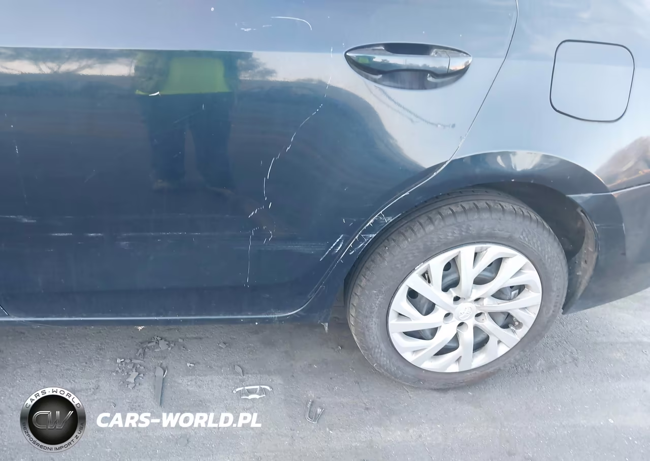2017 Toyota Corolla Le VIN:5YFBURHE9HP713000 - 21