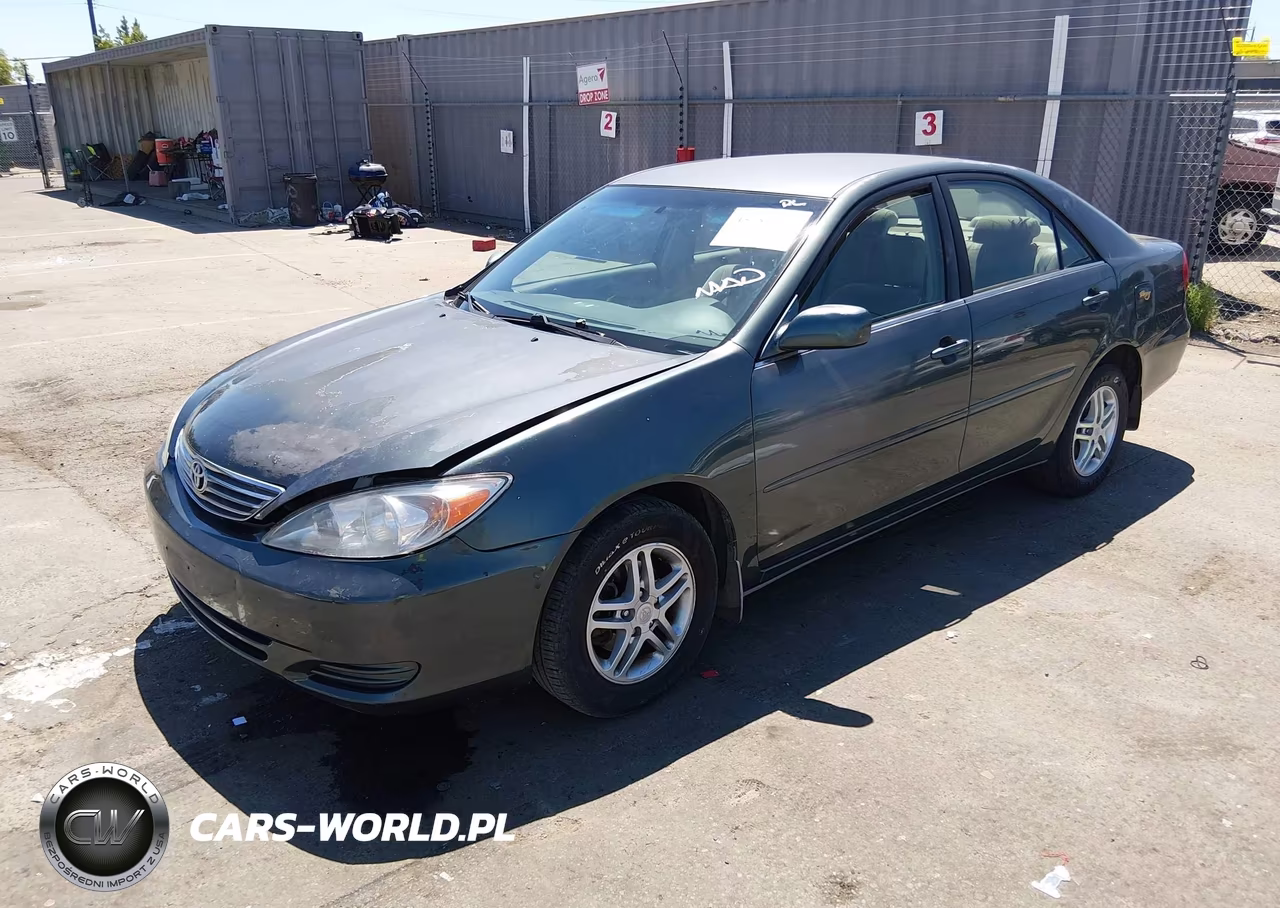 2002 Toyota Camry Le VIN:JTDBE32K820017285 - 2