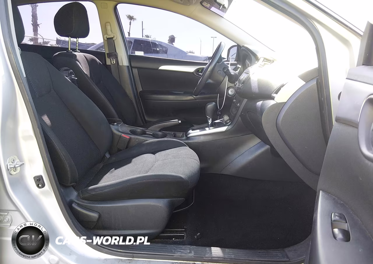 2018 Nissan Sentra S VIN:3N1AB7AP7JY305640 - 5