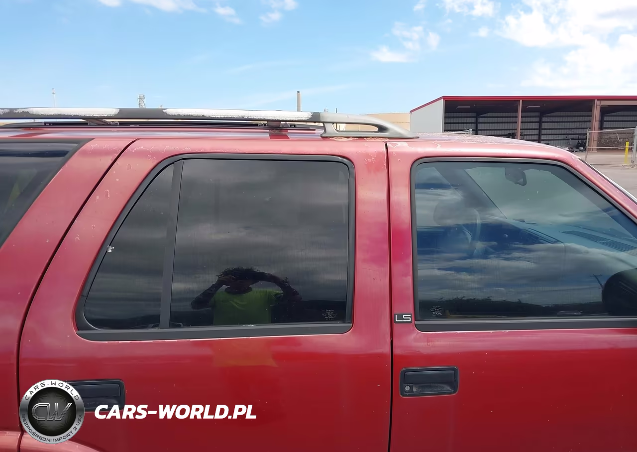 1996 Chevrolet Blazer VIN:1GNCS13W4T2292328 - 13