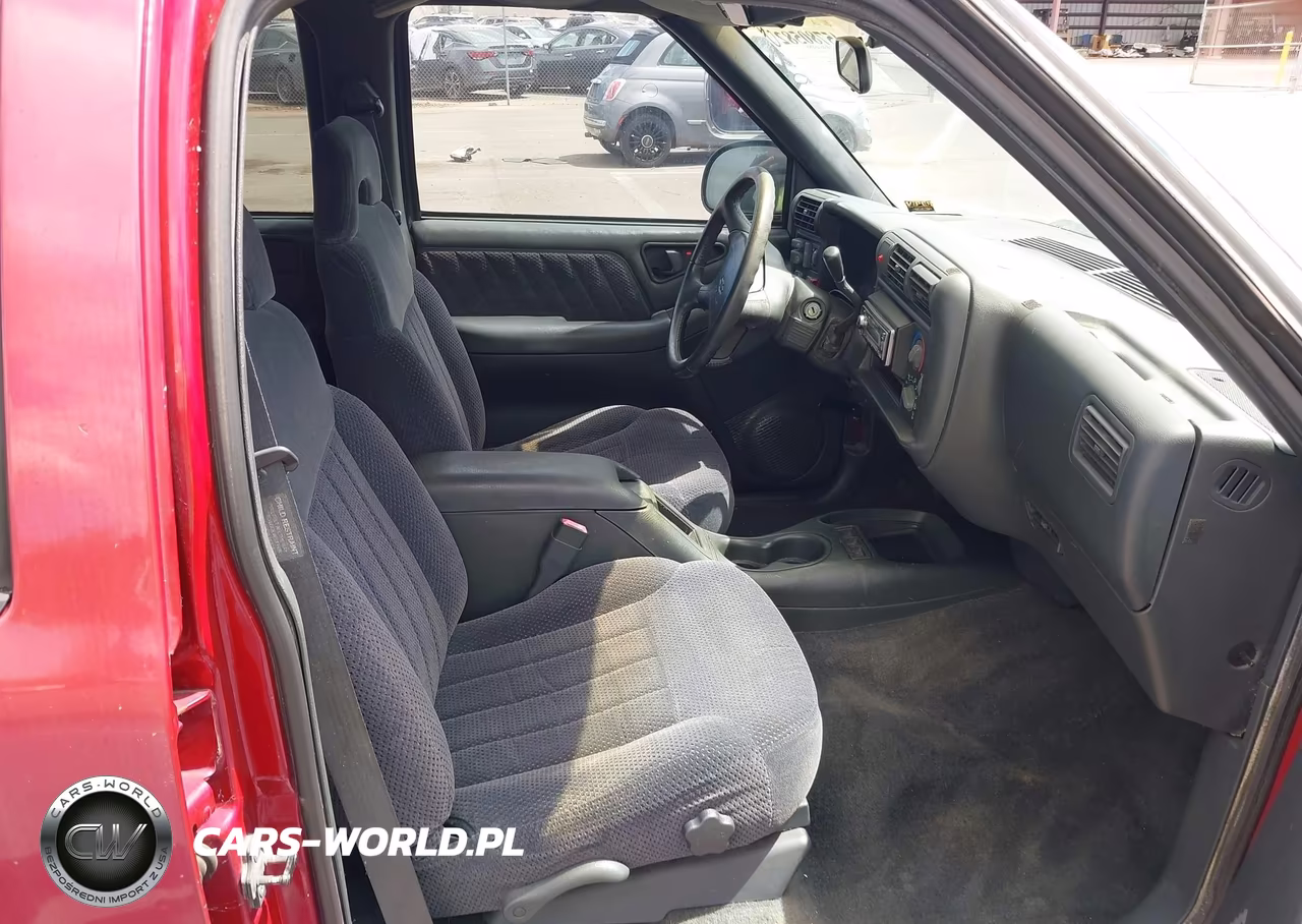 1996 Chevrolet Blazer VIN:1GNCS13W4T2292328 - 5