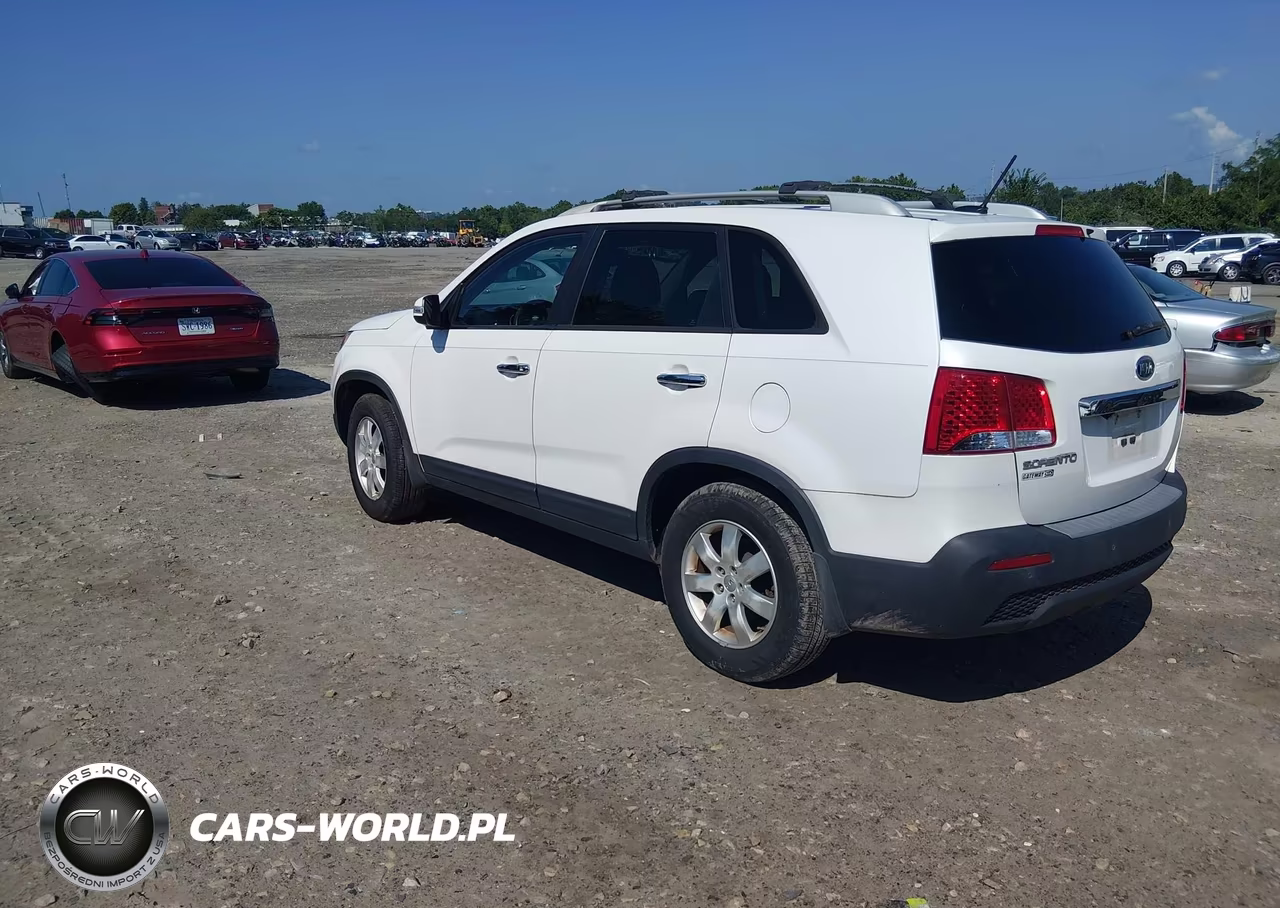 2012 Kia Sorento Lx VIN:5XYKT3A68CG224863 - 3
