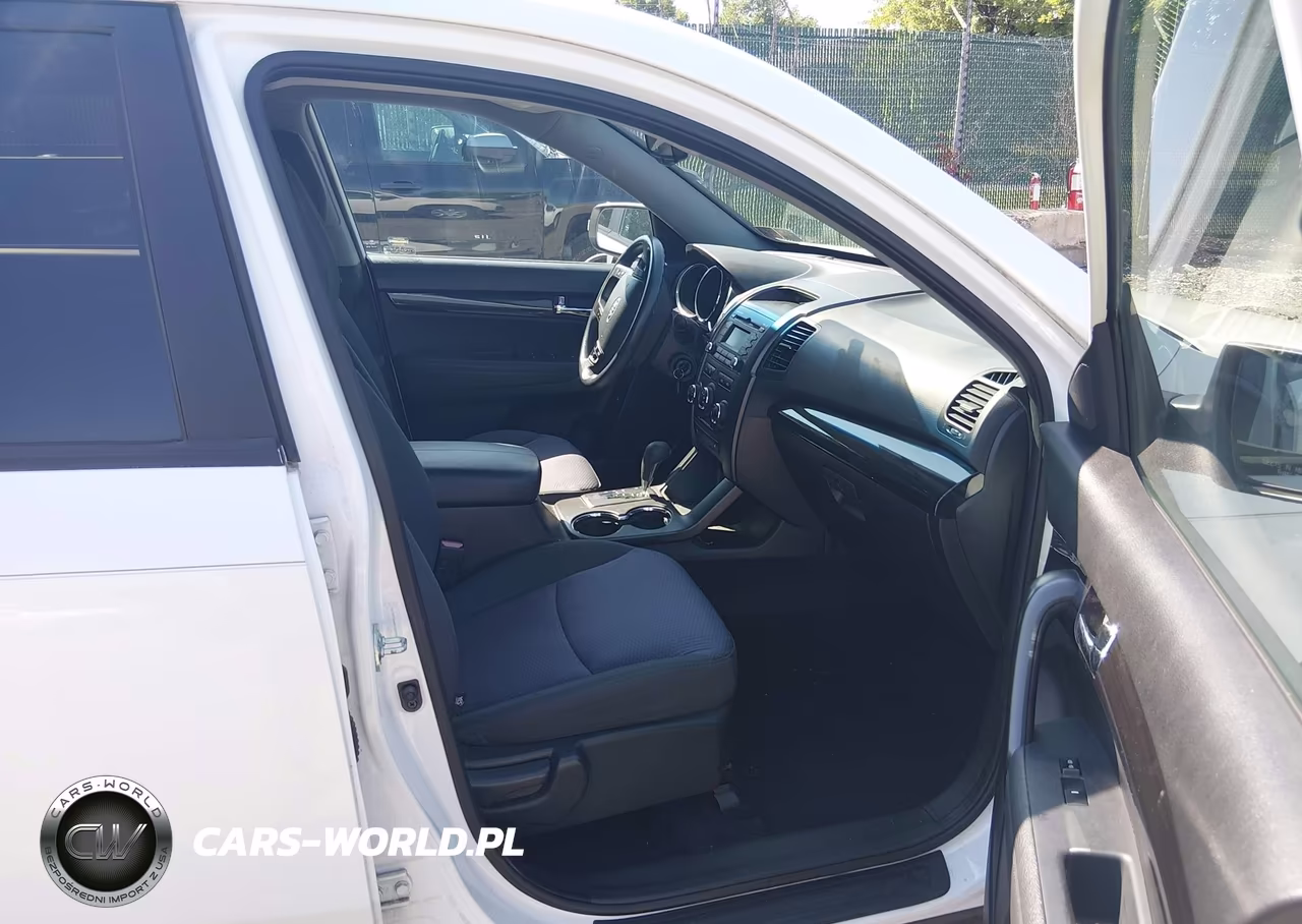 2012 Kia Sorento Lx VIN:5XYKT3A68CG224863 - 5