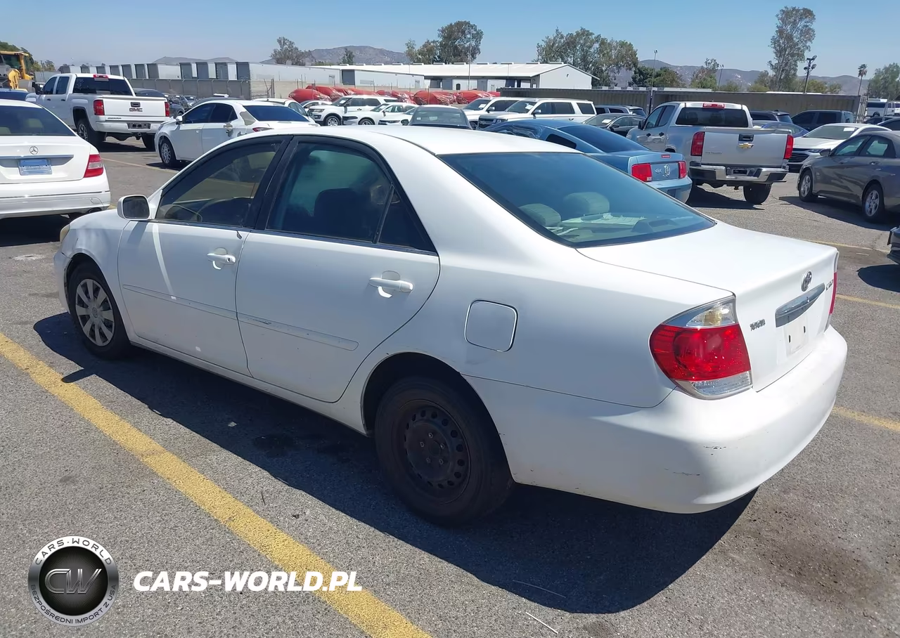 2005 Toyota Camry Le VIN:4T1BE30K05U575630 - 3