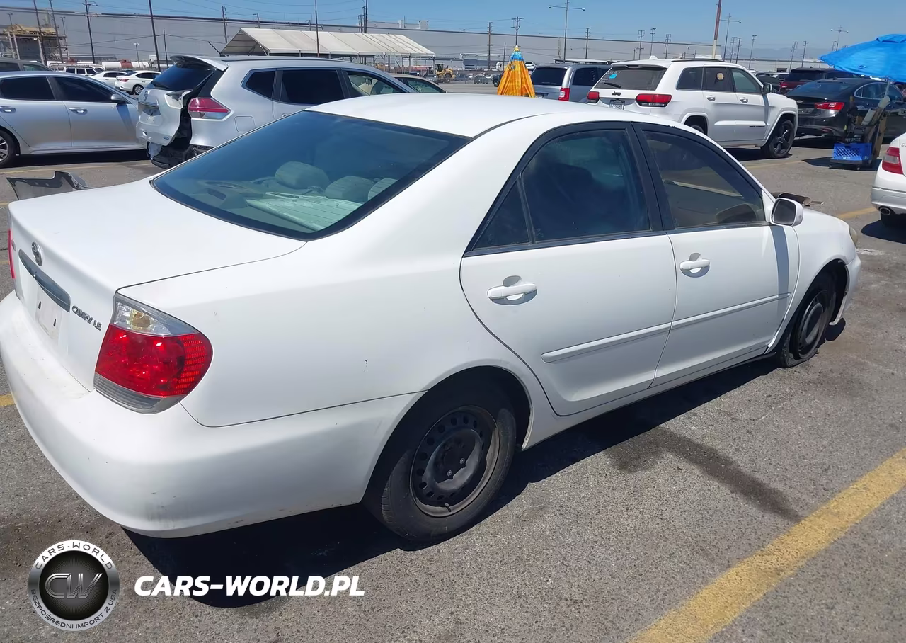 2005 Toyota Camry Le VIN:4T1BE30K05U575630 - 4
