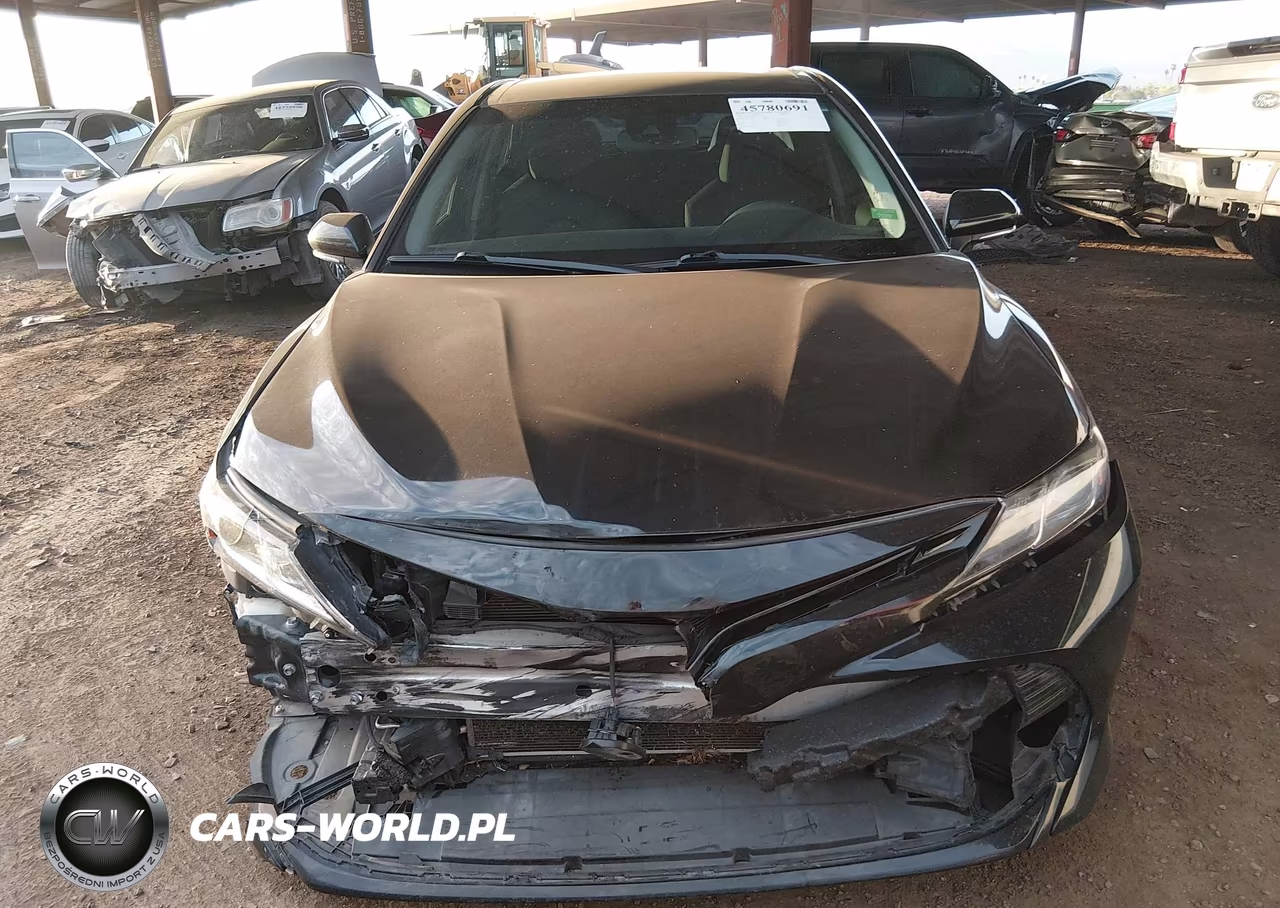2018 Toyota Camry Le VIN:4T1B11HK7JU573128 - 13