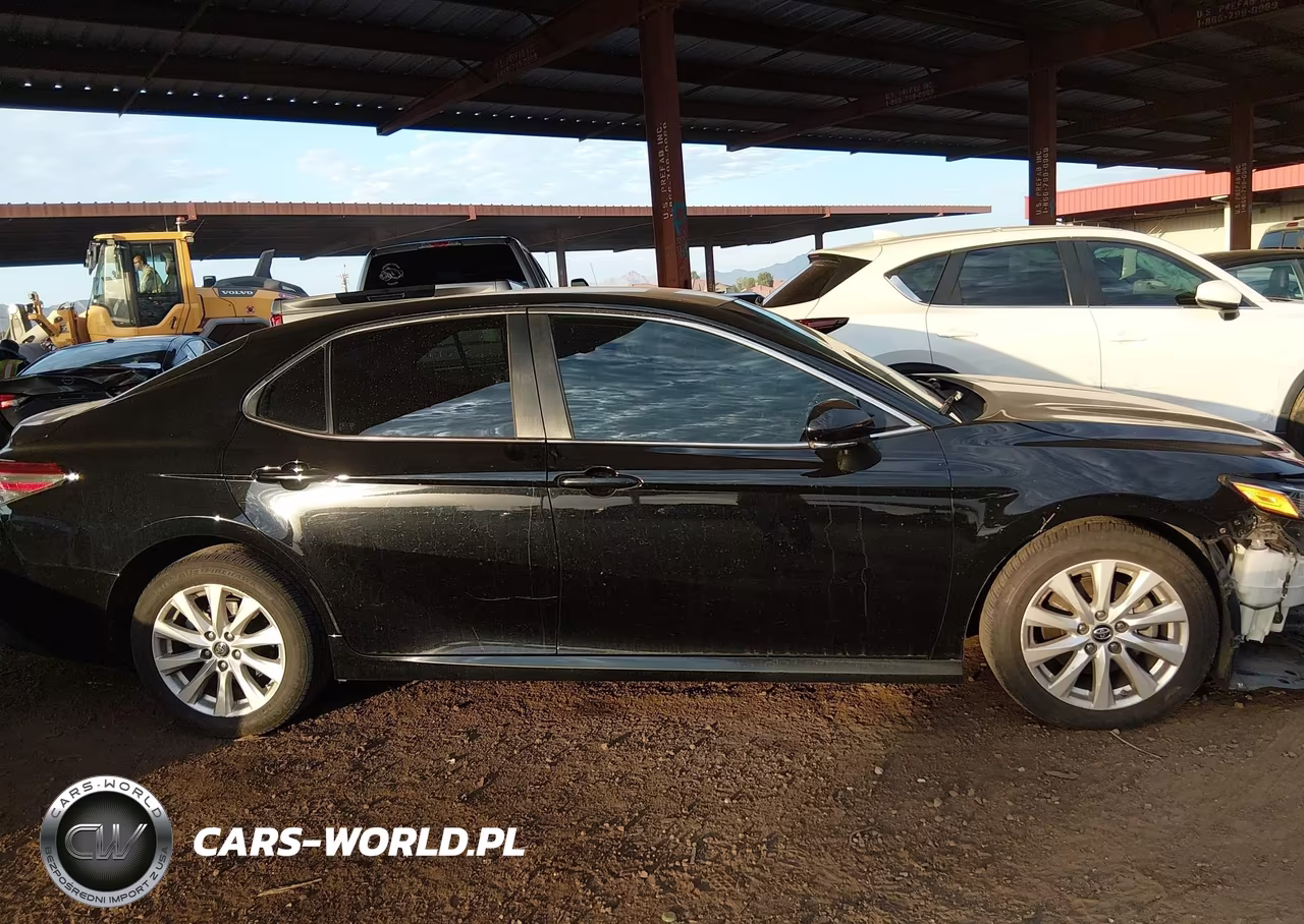 2018 Toyota Camry Le VIN:4T1B11HK7JU573128 - 14