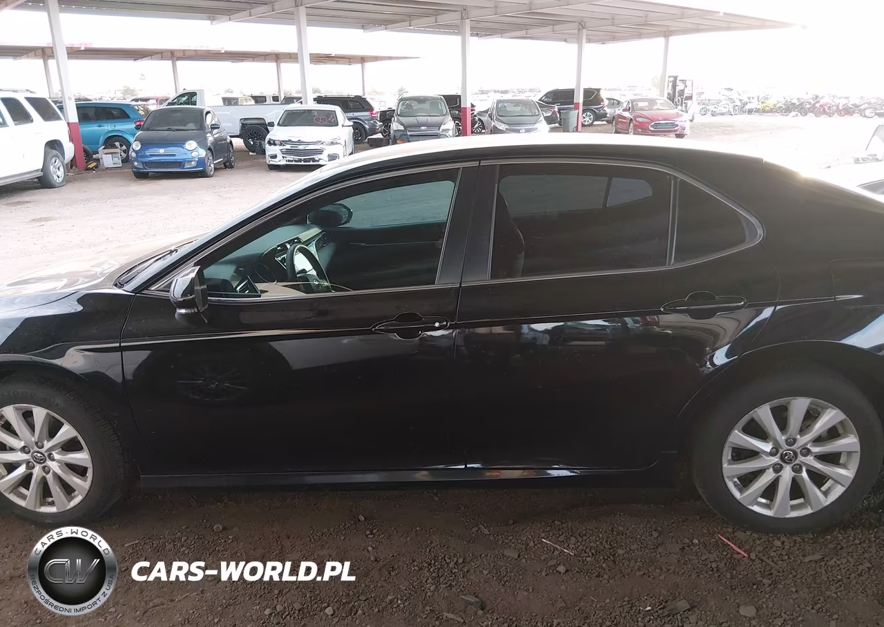 2018 Toyota Camry Le VIN:4T1B11HK7JU573128 - 15