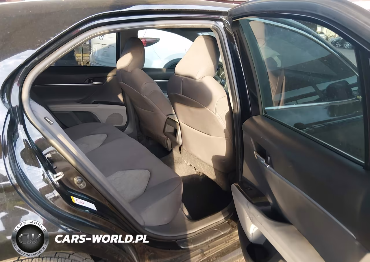 2018 Toyota Camry Le VIN:4T1B11HK7JU573128 - 8