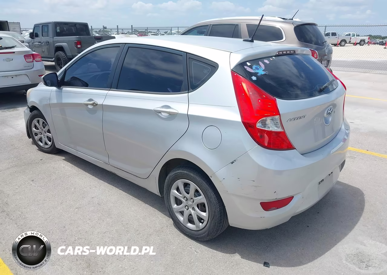 2013 Hyundai Accent Gs VIN:KMHCT5AE8DU075311 - 3