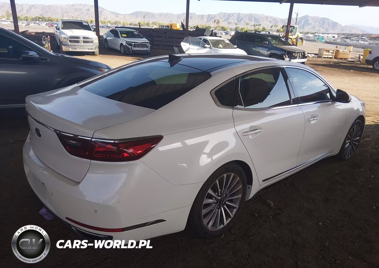 2018 Kia Cadenza Premium VIN:KNALC4J13J5099725 - 4