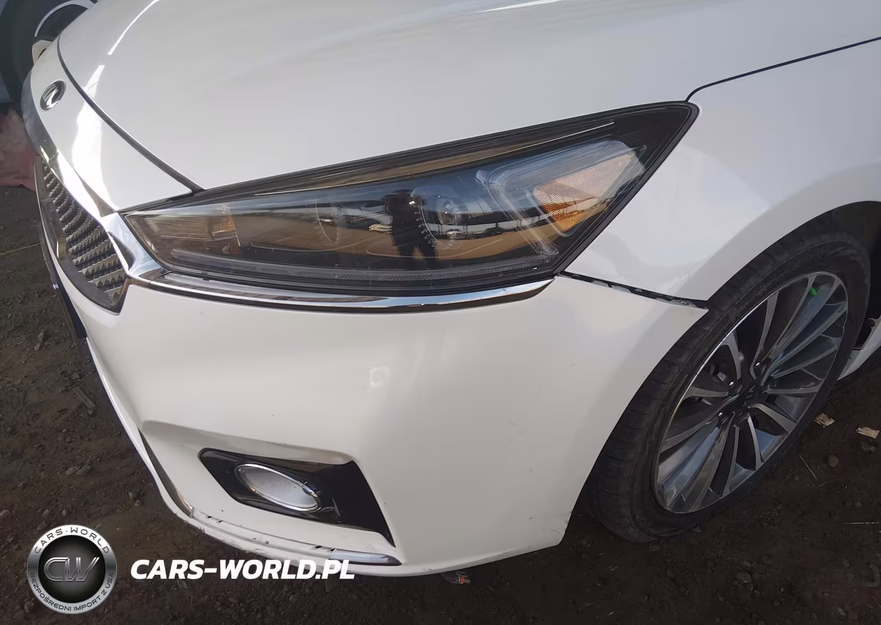 2018 Kia Cadenza Premium VIN:KNALC4J13J5099725 - 6