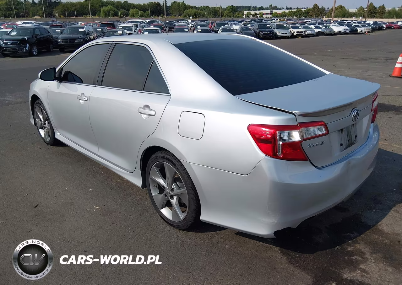 2014 Toyota Camry Se Sport VIN:4T1BF1FK5EU365095 - 3