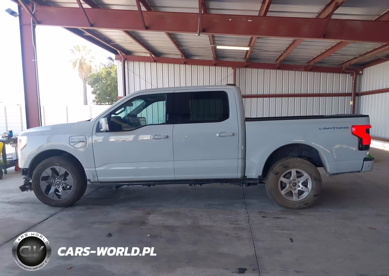 2023 Ford F-150 Lightning Lariat VIN:1FT6W1EV0PWG53258 - 15