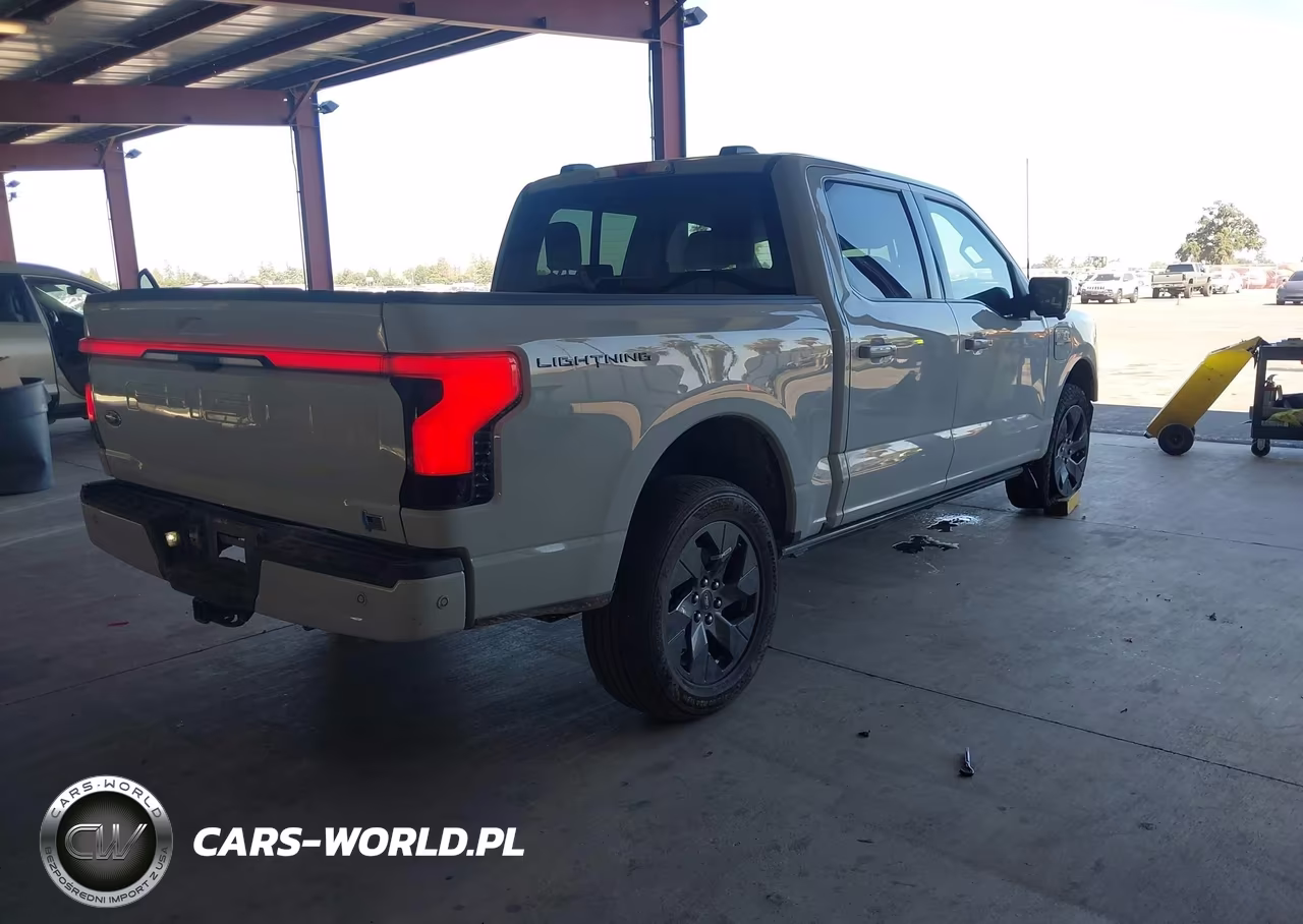 2023 Ford F-150 Lightning Lariat VIN:1FT6W1EV0PWG53258 - 4