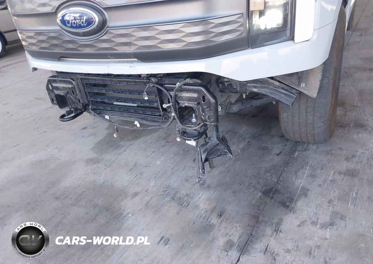 2023 Ford F-150 Lightning Lariat VIN:1FT6W1EV0PWG53258 - 6