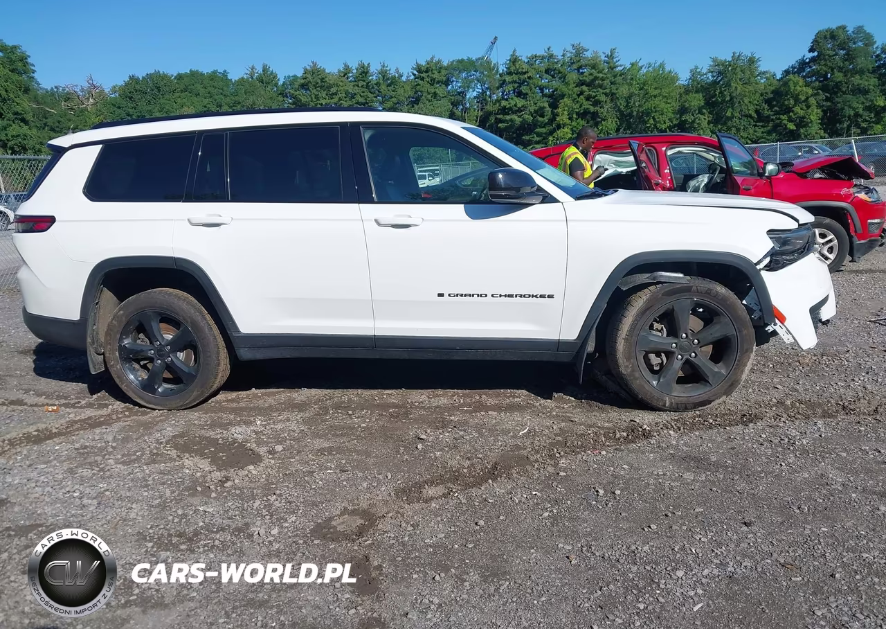 2023 Jeep Grand Cherokee L Altitude 4X4 VIN:1C4RJKAG7P8750230 - 13