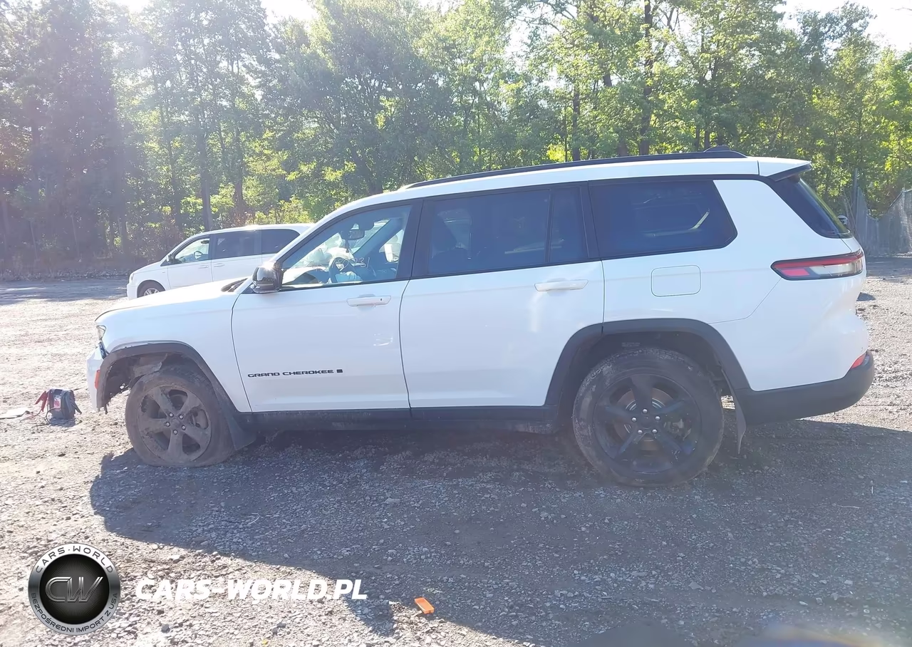 2023 Jeep Grand Cherokee L Altitude 4X4 VIN:1C4RJKAG7P8750230 - 14