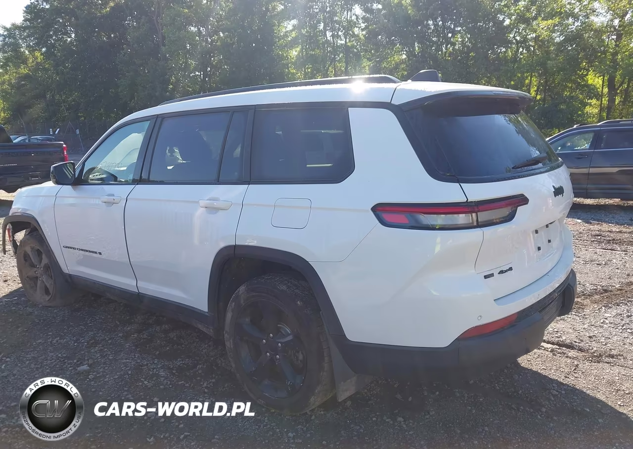 2023 Jeep Grand Cherokee L Altitude 4X4 VIN:1C4RJKAG7P8750230 - 3