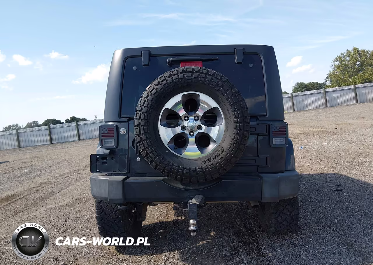 2016 Jeep Wrangler Unlimited Sahara VIN:1C4BJWEG6GL298626 - 17