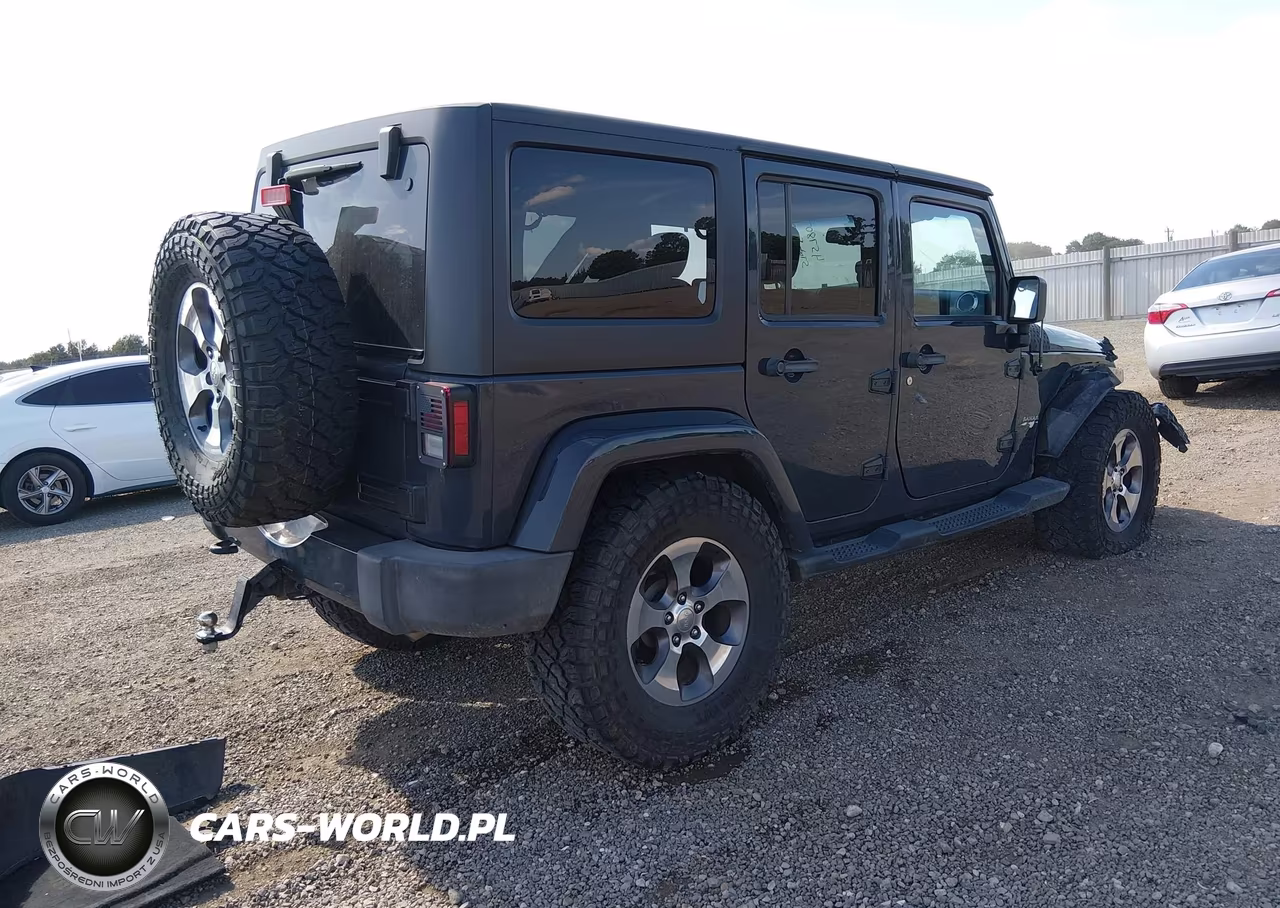 2016 Jeep Wrangler Unlimited Sahara VIN:1C4BJWEG6GL298626 - 4
