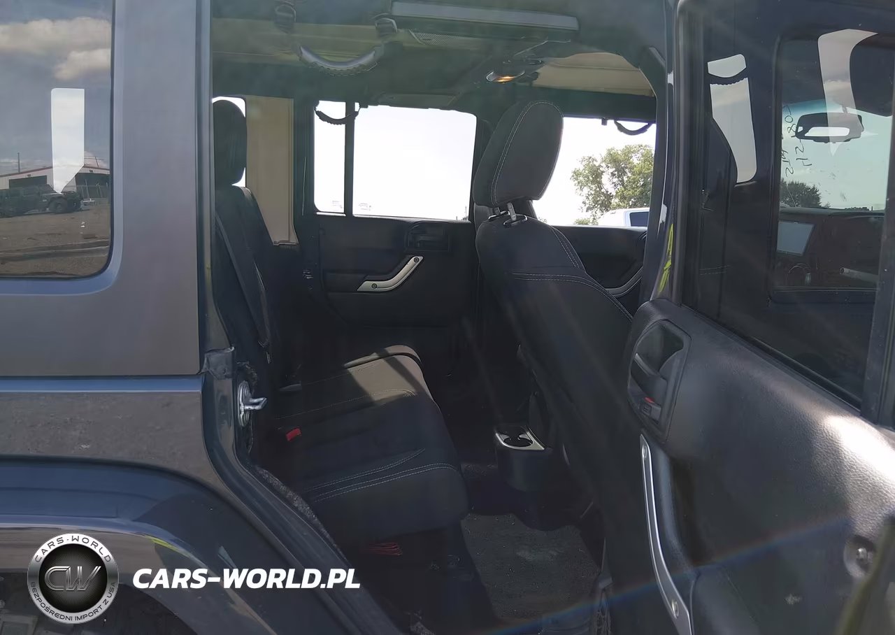 2016 Jeep Wrangler Unlimited Sahara VIN:1C4BJWEG6GL298626 - 8
