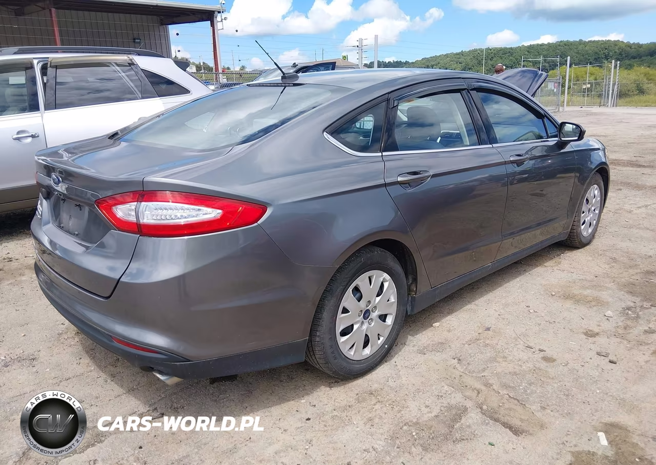 2014 Ford Fusion S VIN:3FA6P0G79ER368604 - 4