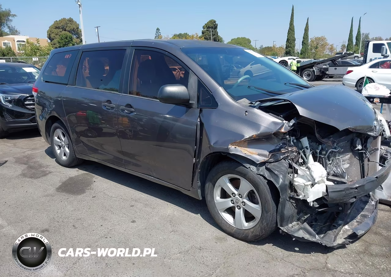 2012 Toyota Sienna Base V6 7 Passenger