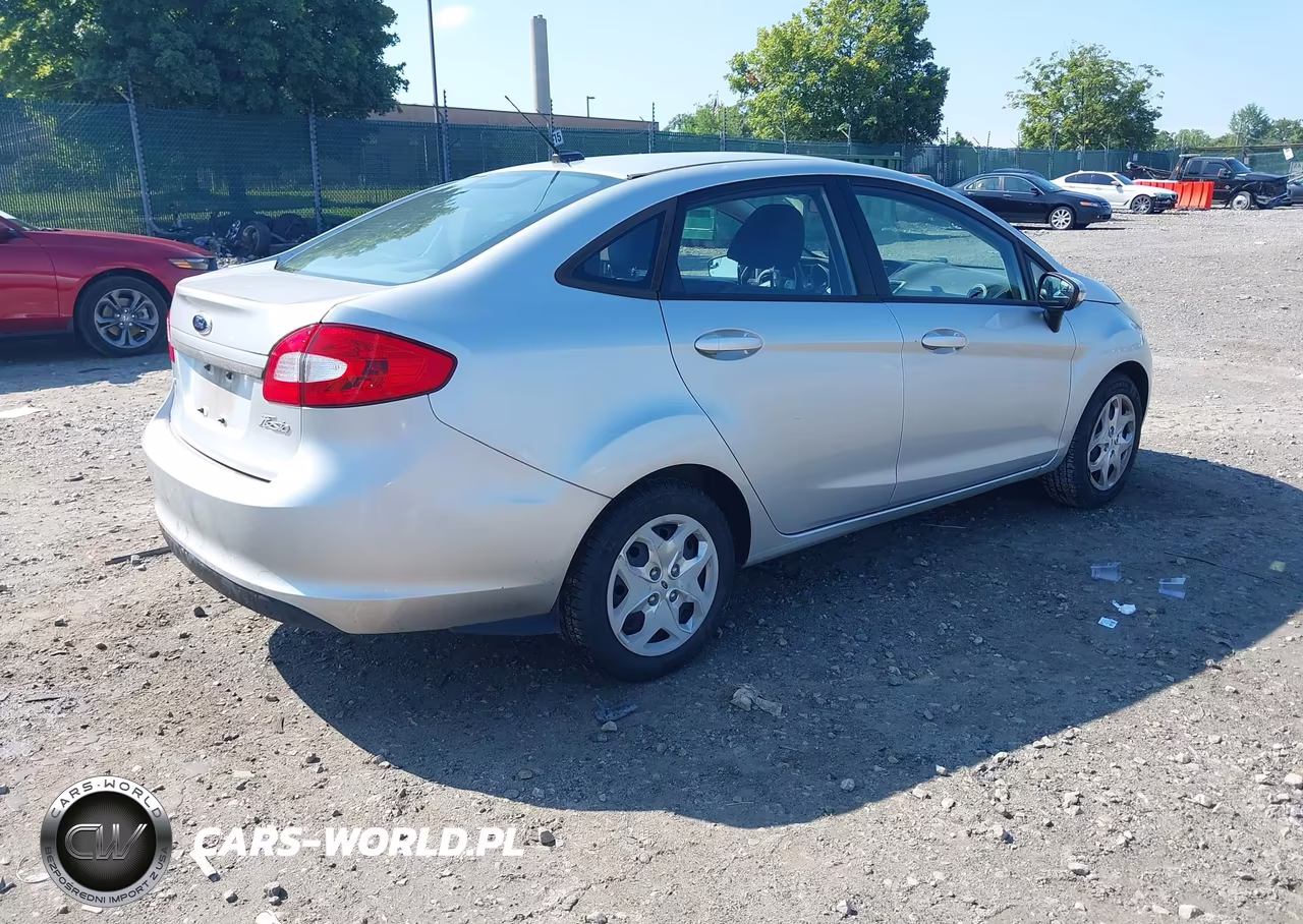 2013 Ford Fiesta Se VIN:3FADP4BJ5DM213478 - 4