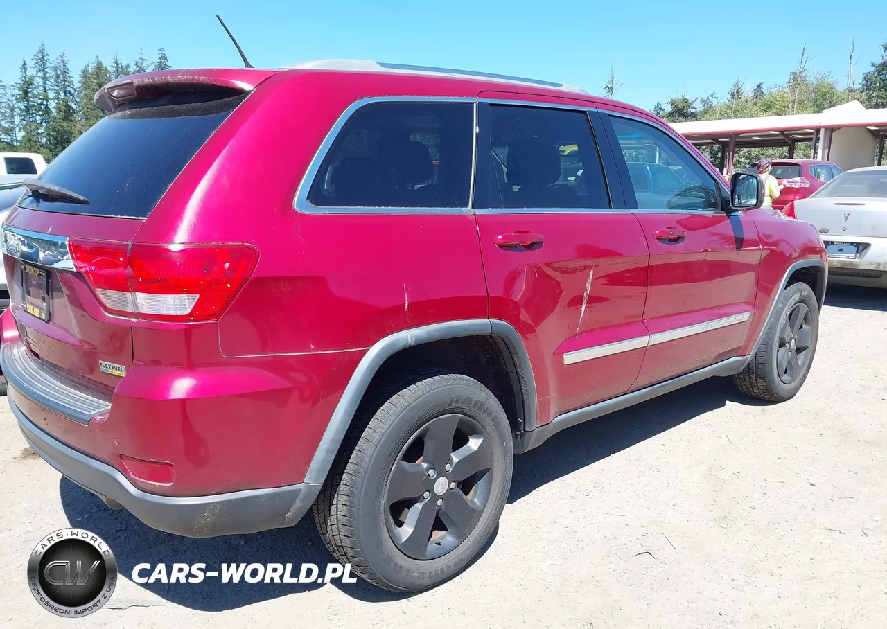 2012 Jeep Grand Cherokee Laredo VIN:1C4RJFAGXCC233244 - 4