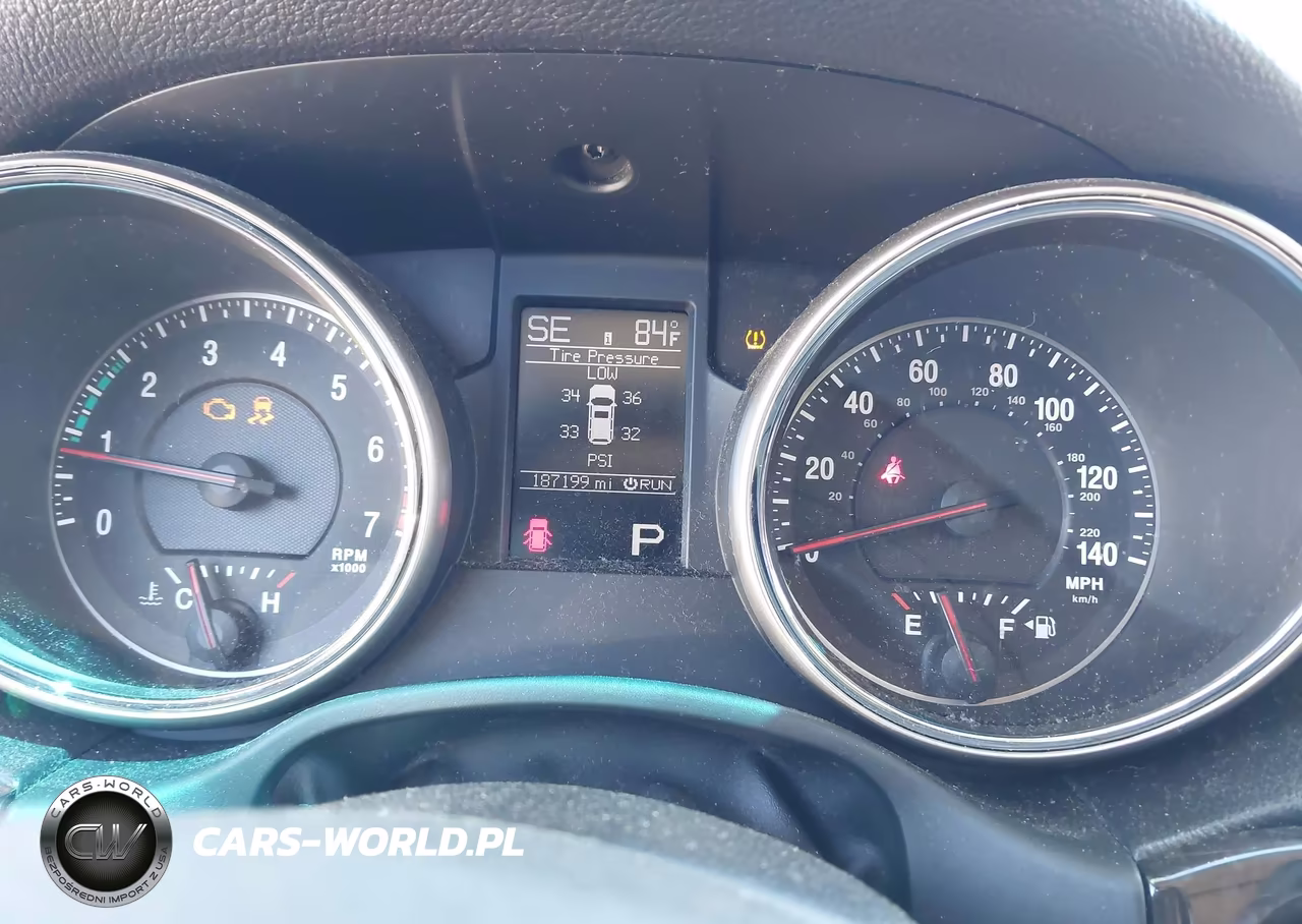 2012 Jeep Grand Cherokee Laredo VIN:1C4RJFAGXCC233244 - 7
