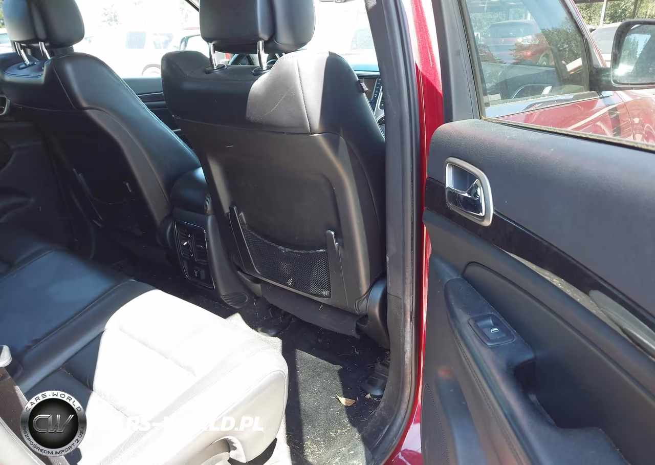 2012 Jeep Grand Cherokee Laredo VIN:1C4RJFAGXCC233244 - 8