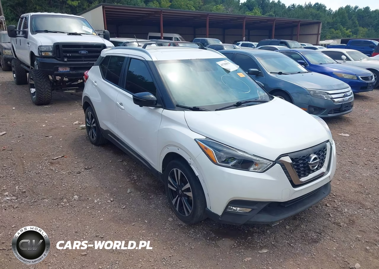 2018 Nissan Kicks Sr