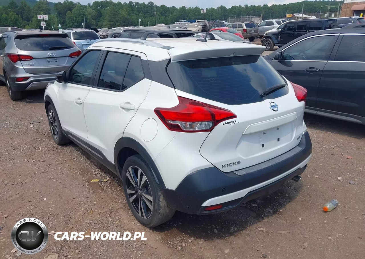 2018 Nissan Kicks Sr VIN:3N1CP5CU3JL529275 - 3