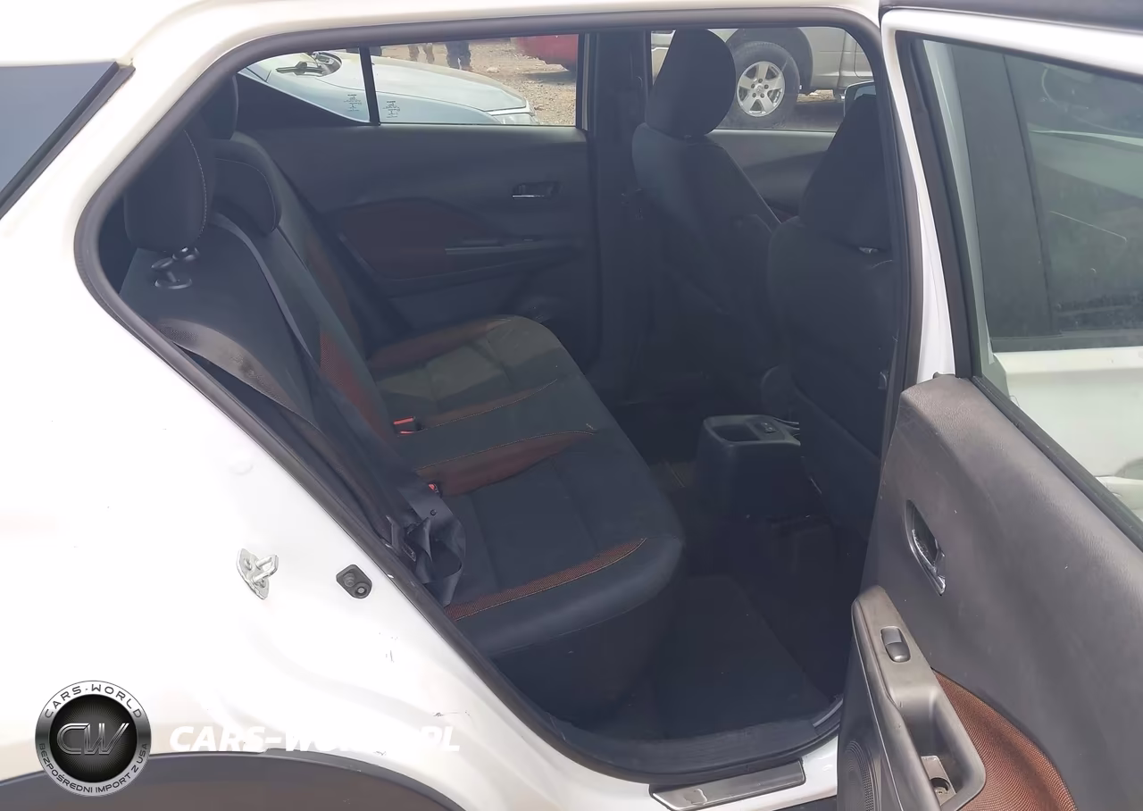 2018 Nissan Kicks Sr VIN:3N1CP5CU3JL529275 - 8