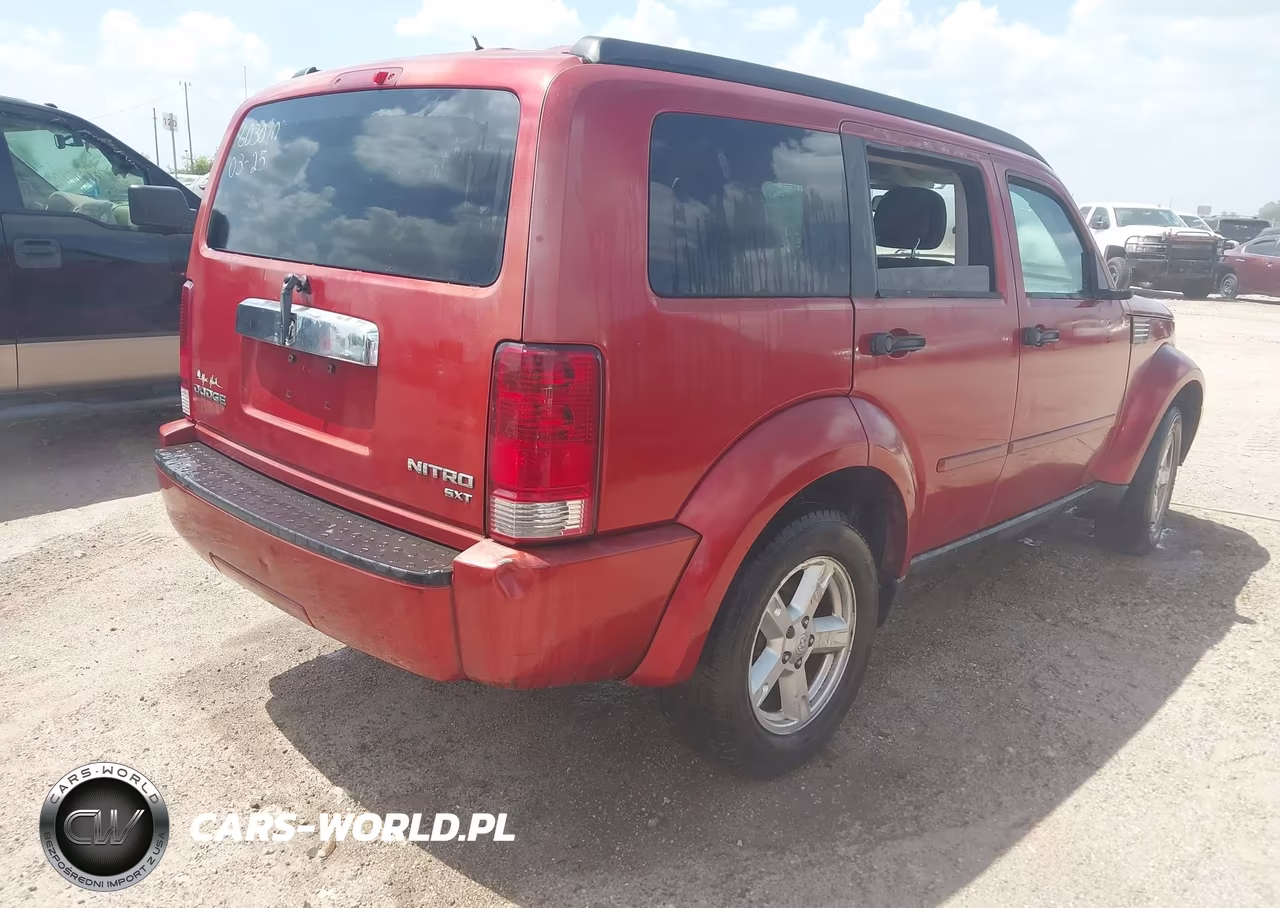 2010 Dodge Nitro Sxt VIN:1D4PT5GK7AW106702 - 4