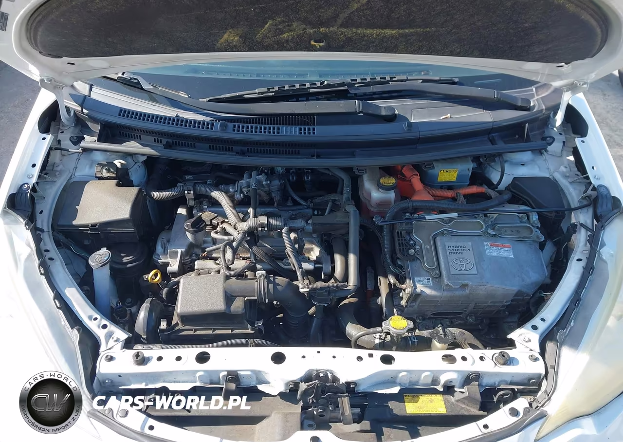 2012 Toyota Prius C Three VIN:JTDKDTB33C1501890 - 10