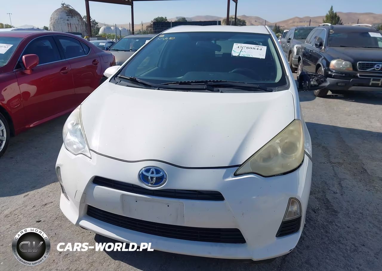 2012 Toyota Prius C Three VIN:JTDKDTB33C1501890 - 12