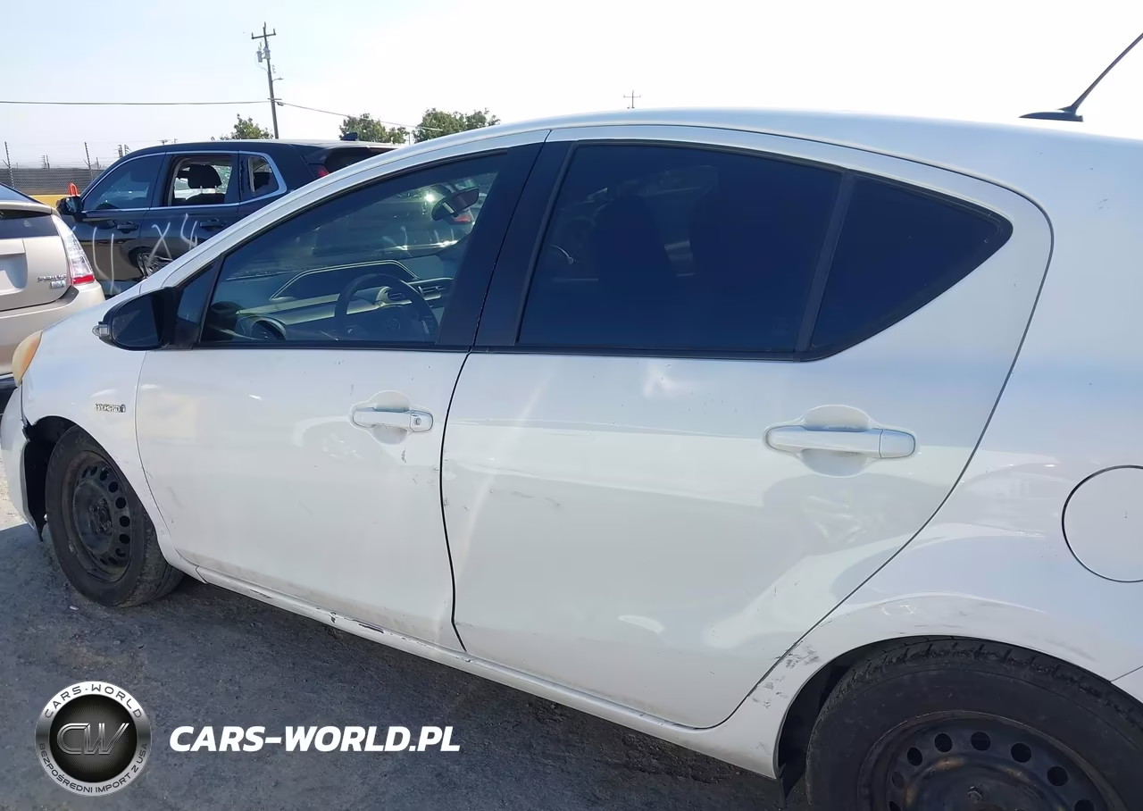 2012 Toyota Prius C Three VIN:JTDKDTB33C1501890 - 14