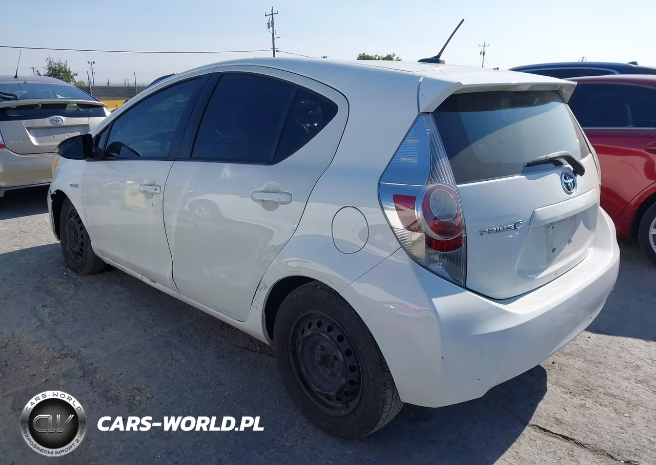 2012 Toyota Prius C Three VIN:JTDKDTB33C1501890 - 3