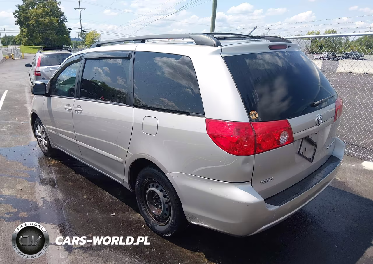 2010 Toyota Sienna Le VIN:5TDKK4CC7AS337683 - 3