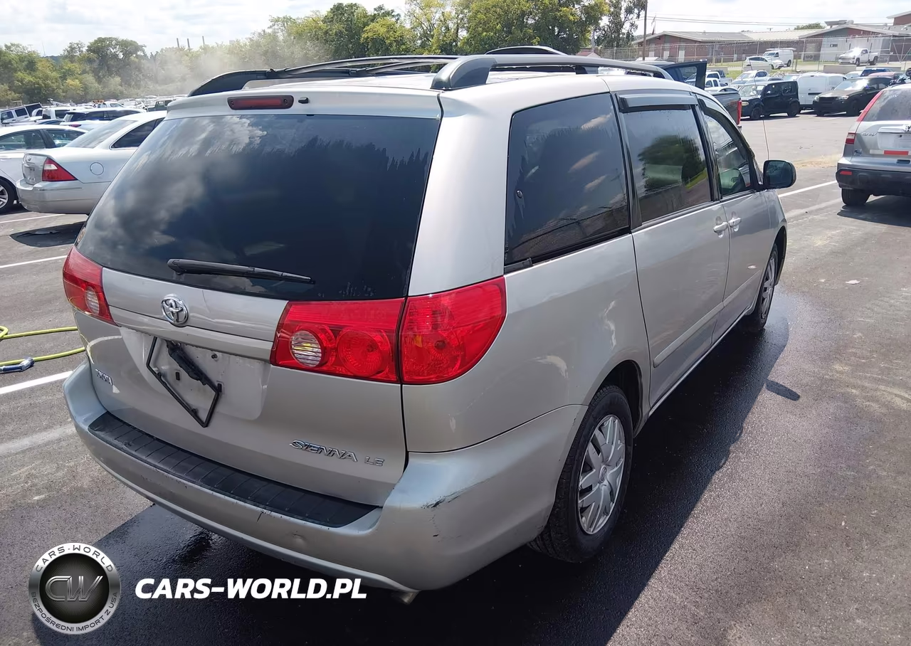2010 Toyota Sienna Le VIN:5TDKK4CC7AS337683 - 4
