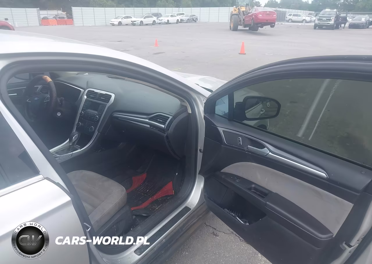 2014 Ford Fusion S VIN:3FA6P0G73ER159813 - 5