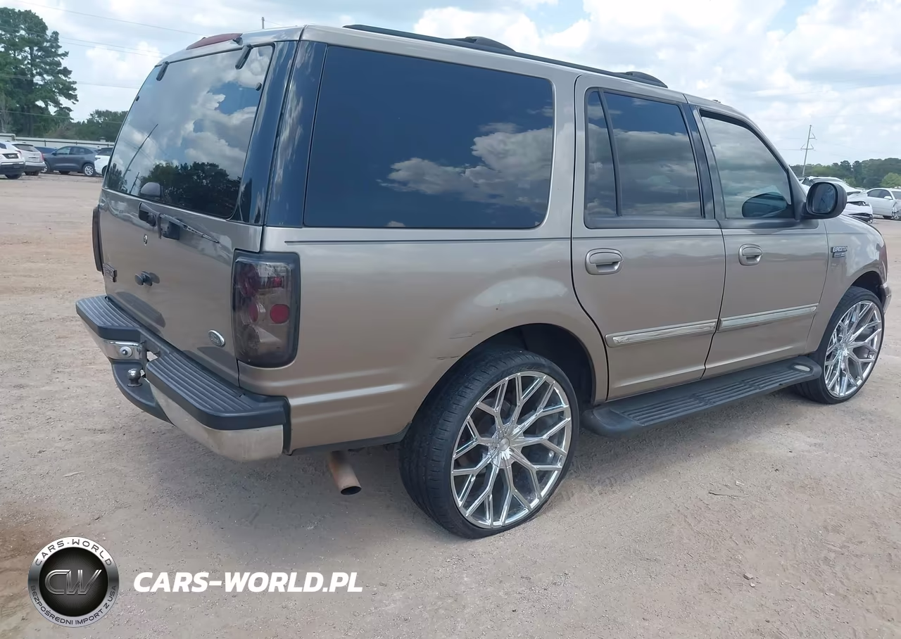 2002 Ford Expedition Xlt VIN:1FMRU15W62LA79878 - 4