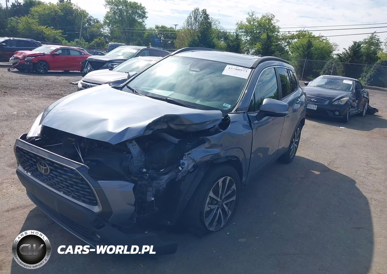 2024 Toyota Corolla Cross Xle VIN:7MUDAABG0RV082925 - 2